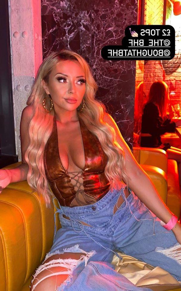 25P Kimberly Hart-Simpson nude