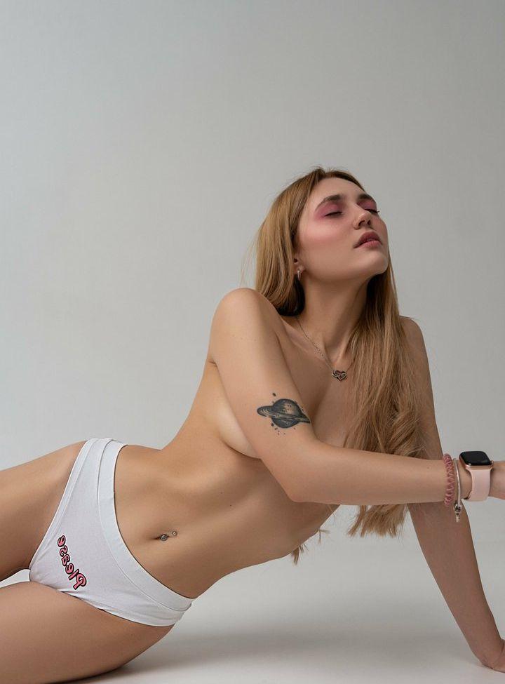 24P Karisha.x nude