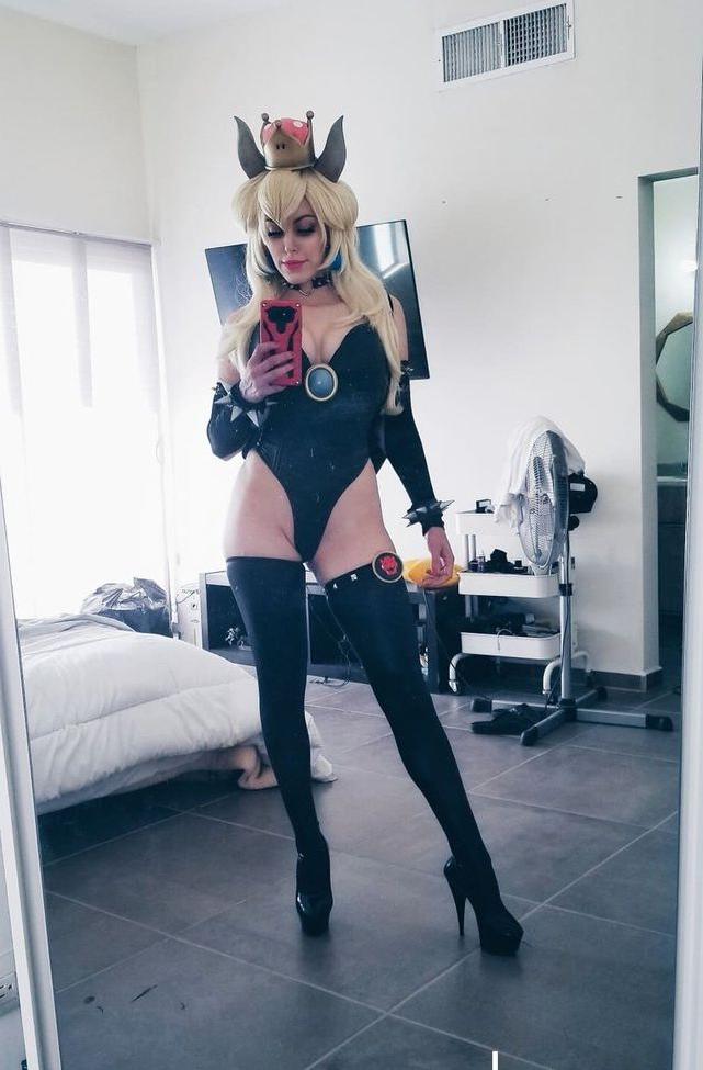 25P NadyaSonika nude