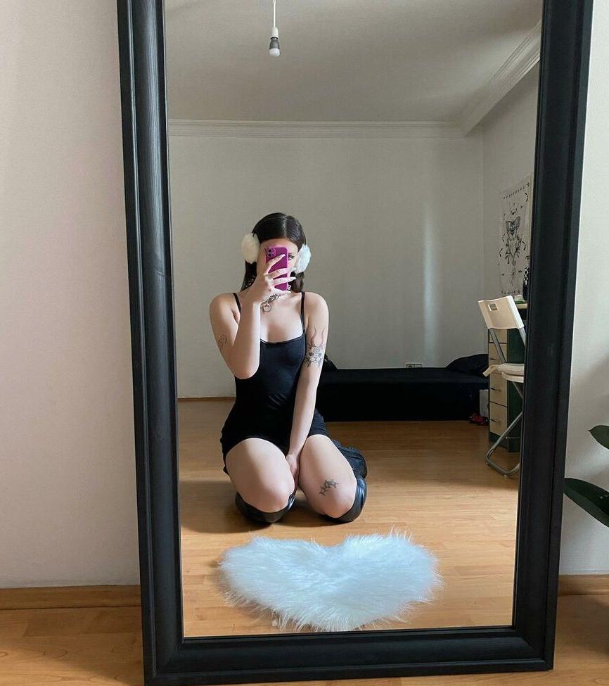 25P Derin4y nude