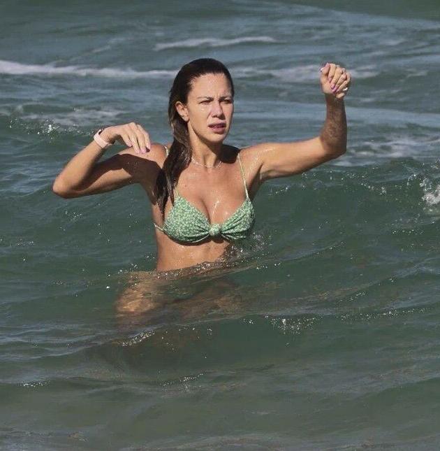 25P Barbara Coelho nude
