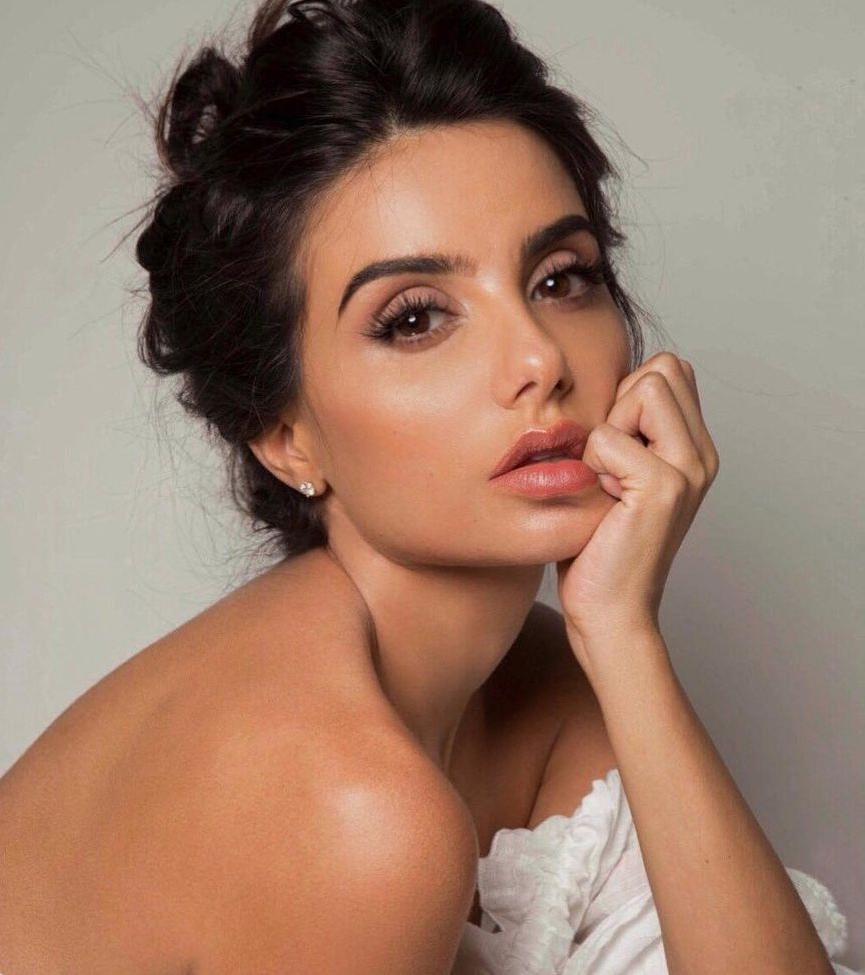 25P Mikaela Hoover nude