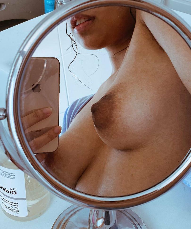 15P Clara Costa nude