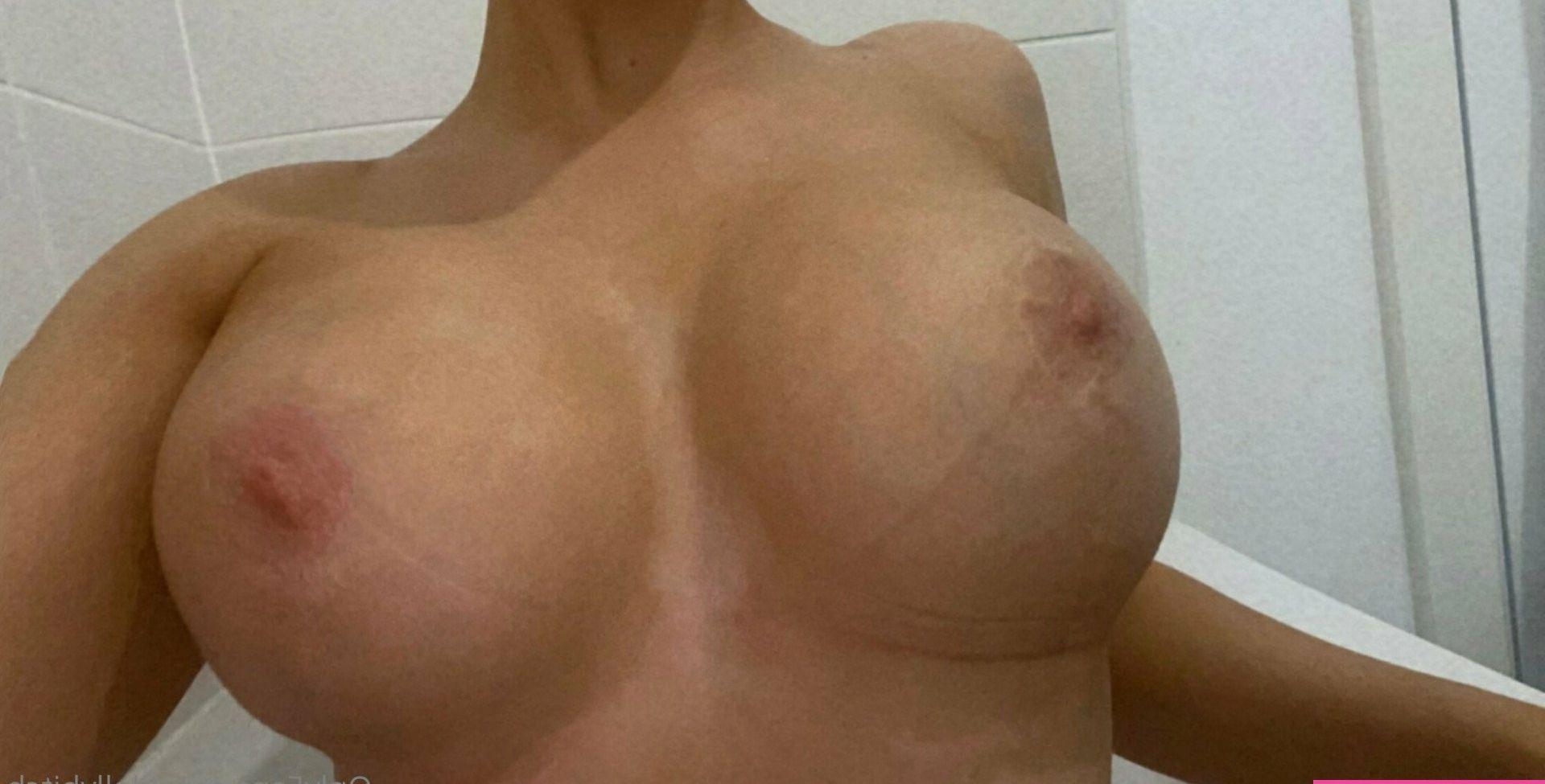 25P Georgia Simpson nude