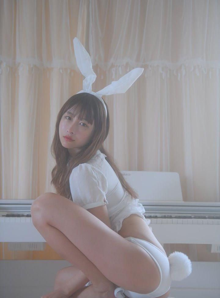 13P Unpai3 nude