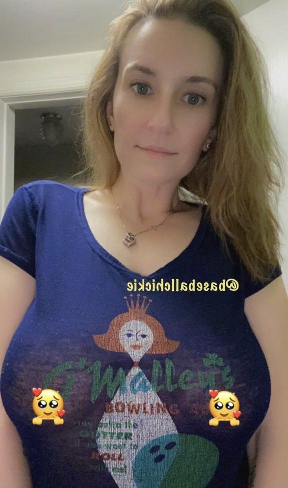 25P Baseballchickie nude