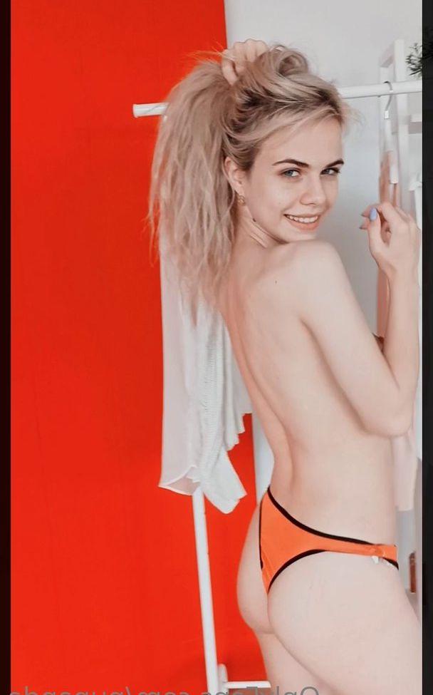 25P Alexandra Smelova nude