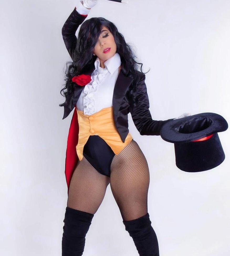 21P Carolina Angulo nude