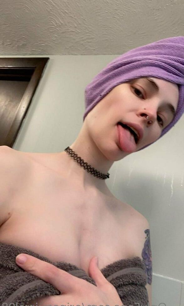 25P Arinsquirrel98 nude