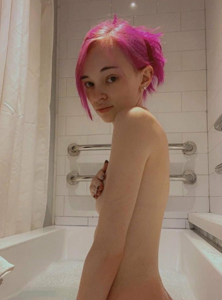 25P Arinsquirrel98 nude