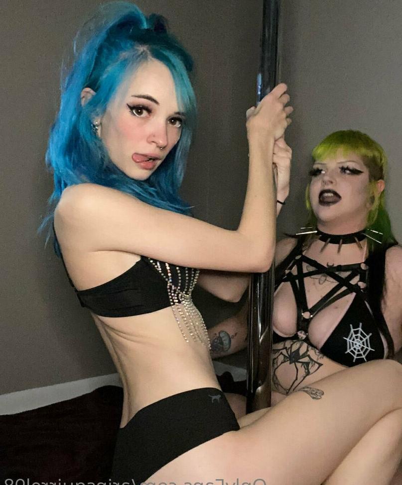 25P Arinsquirrel98 nude