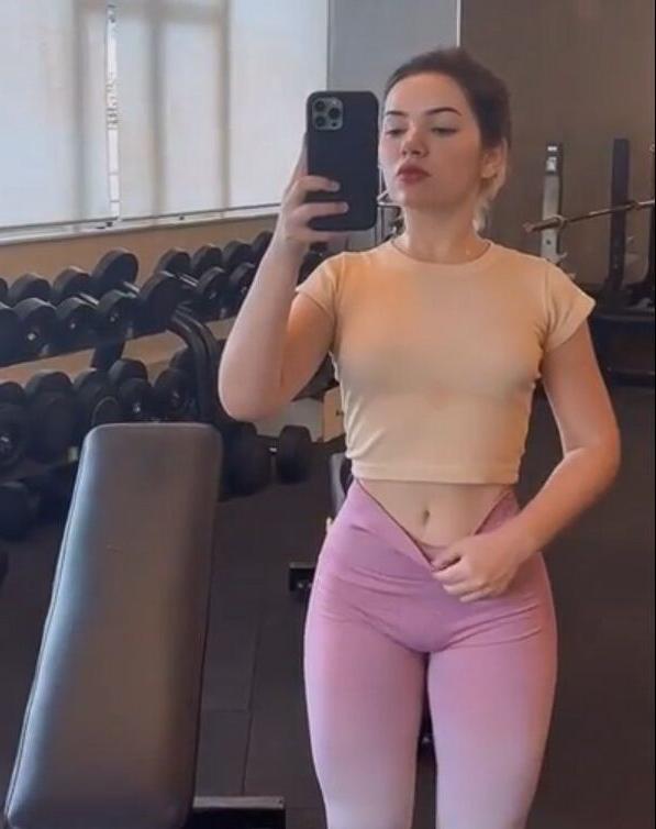 19P Ana Elisa Lapa nude