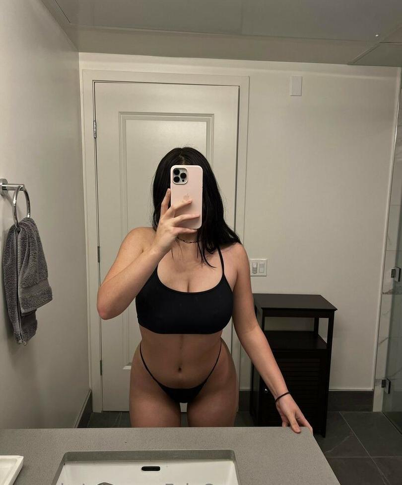 25P Athnessa nude
