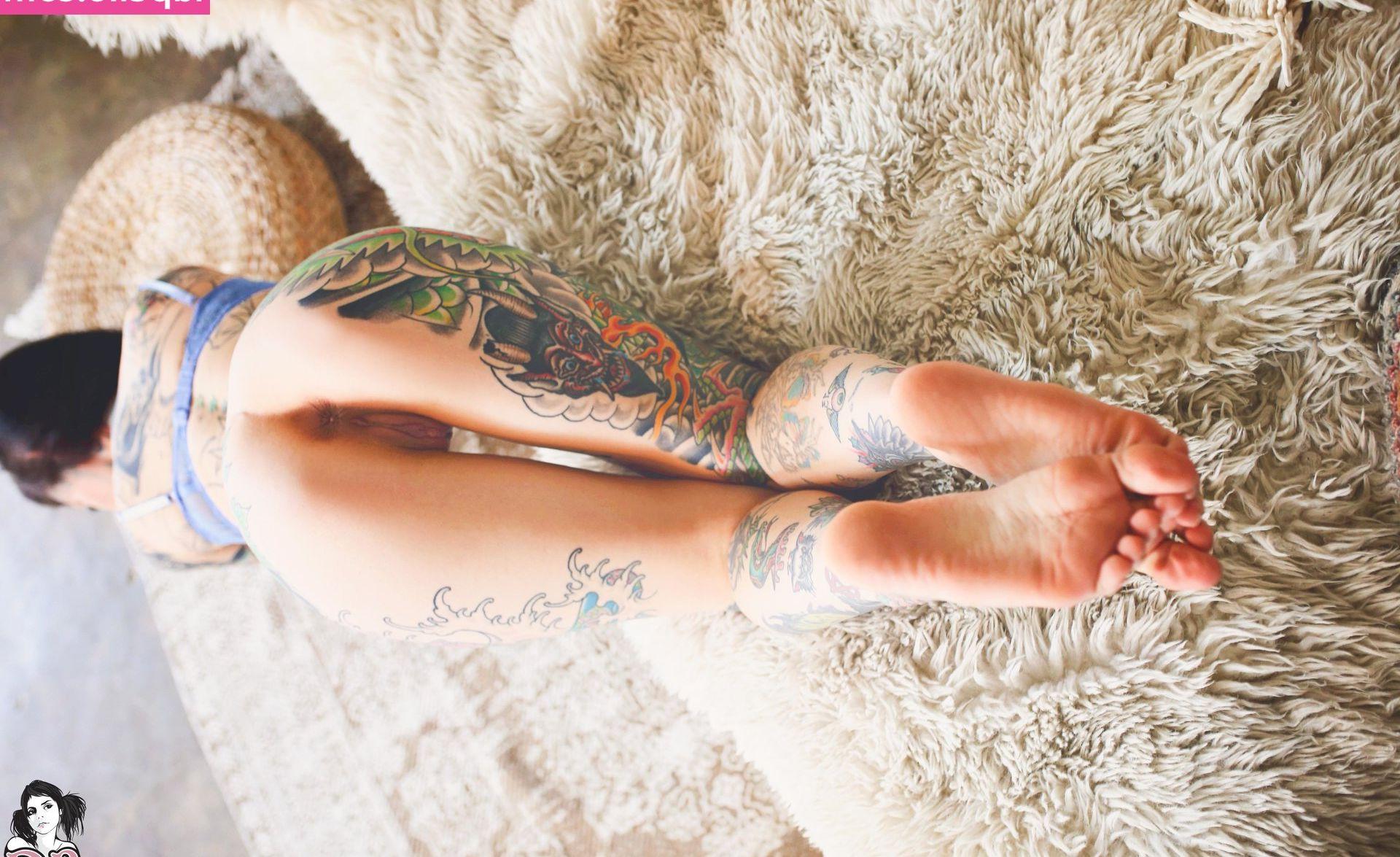 25P Tiger Lilly Suicide nude