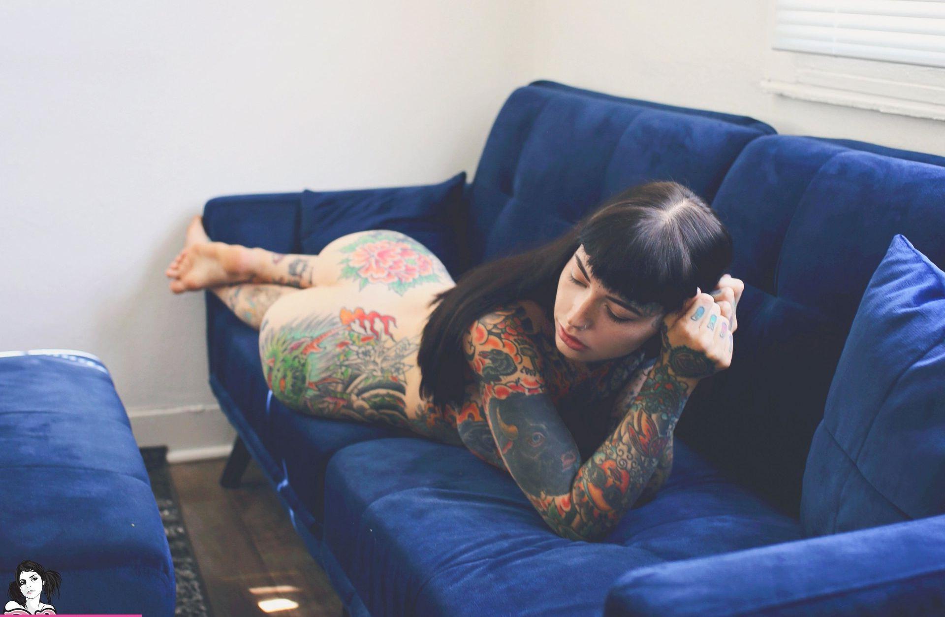 25P Tiger Lilly Suicide nude