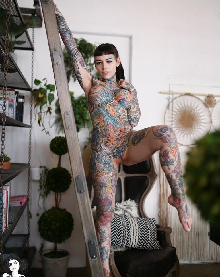 25P Tiger Lilly Suicide nude