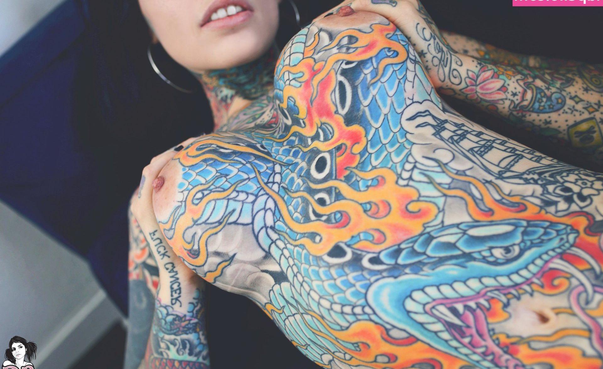 25P Tiger Lilly Suicide nude