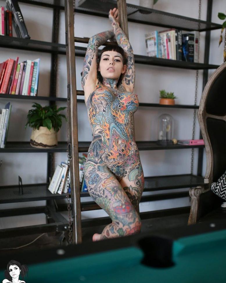25P Tiger Lilly Suicide nude