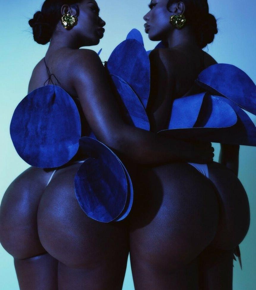 15P Clermont Twins nude