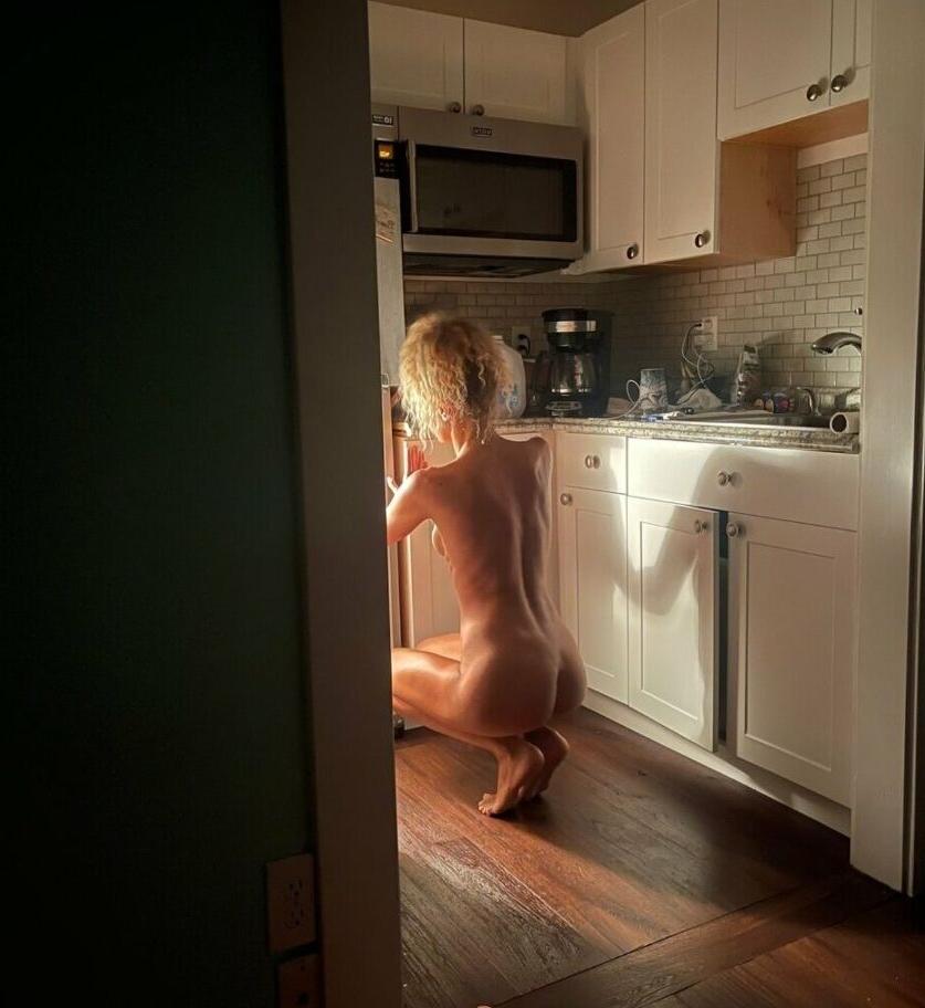 12P Lovemehardandgently nude