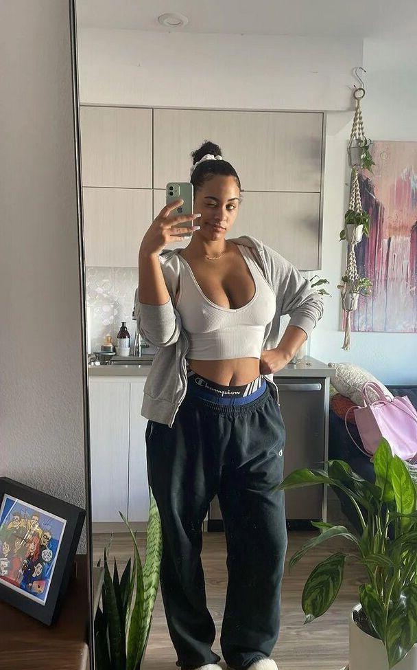 25P Raina Morris nude