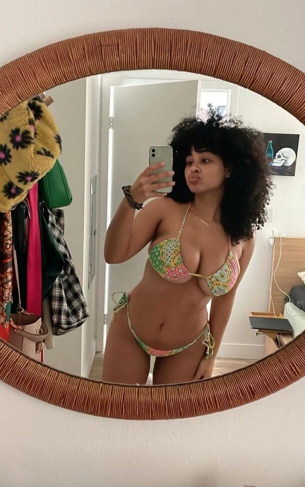 25P Raina Morris nude