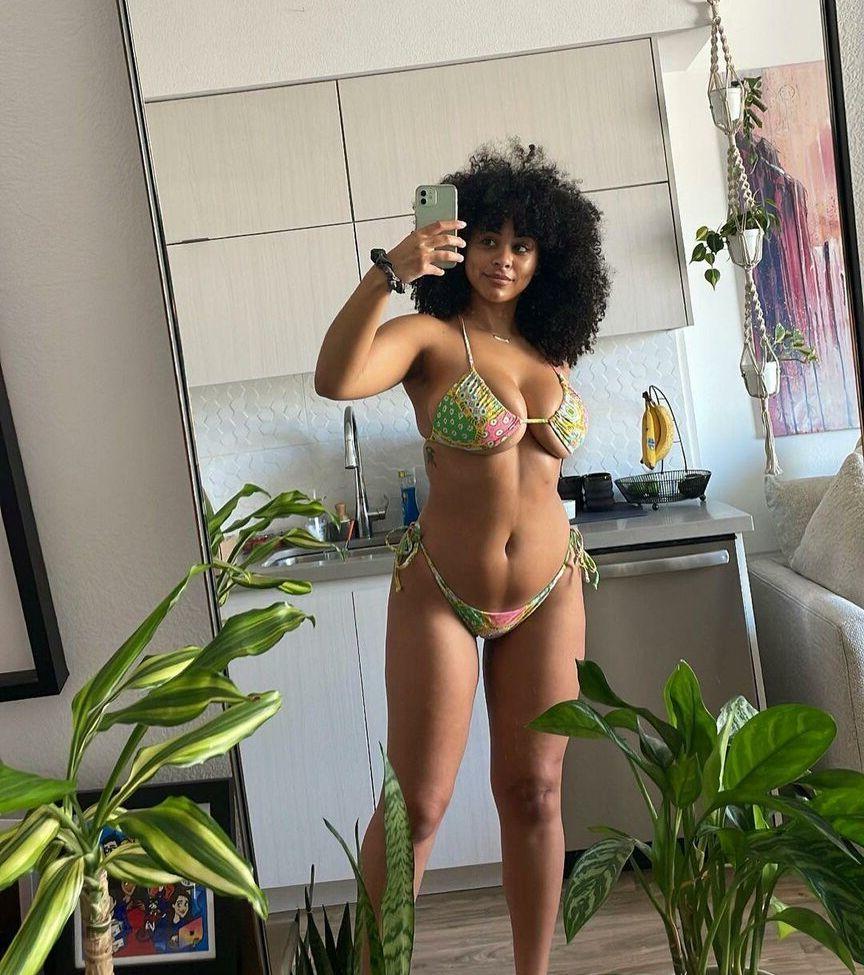 25P Raina Morris nude