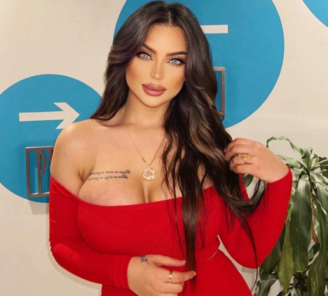 14P Wejdan Benarous nude