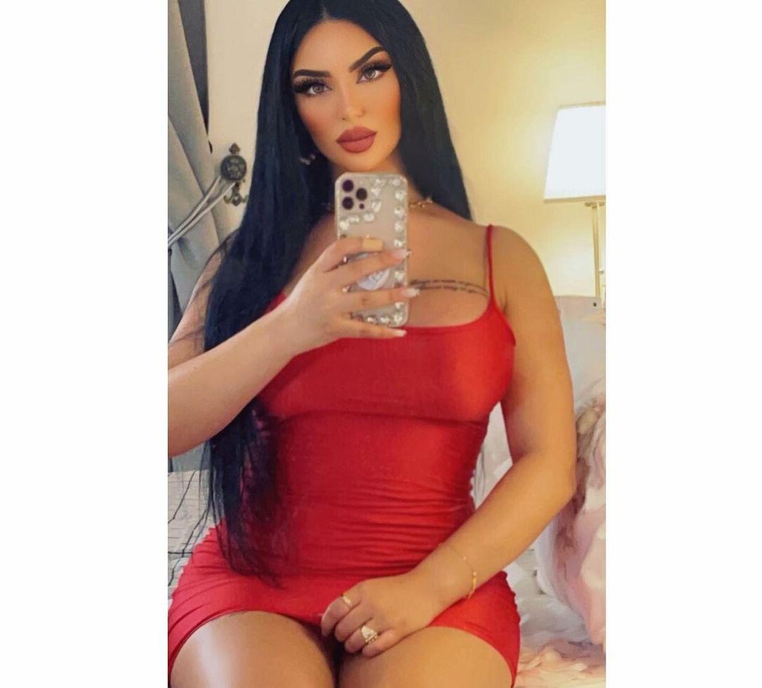 14P Wejdan Benarous nude