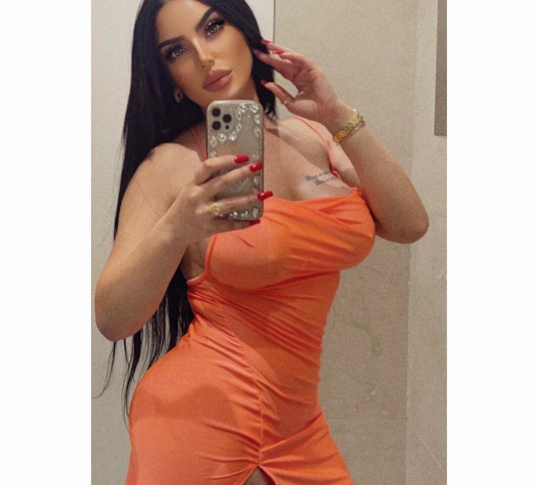 14P Wejdan Benarous nude