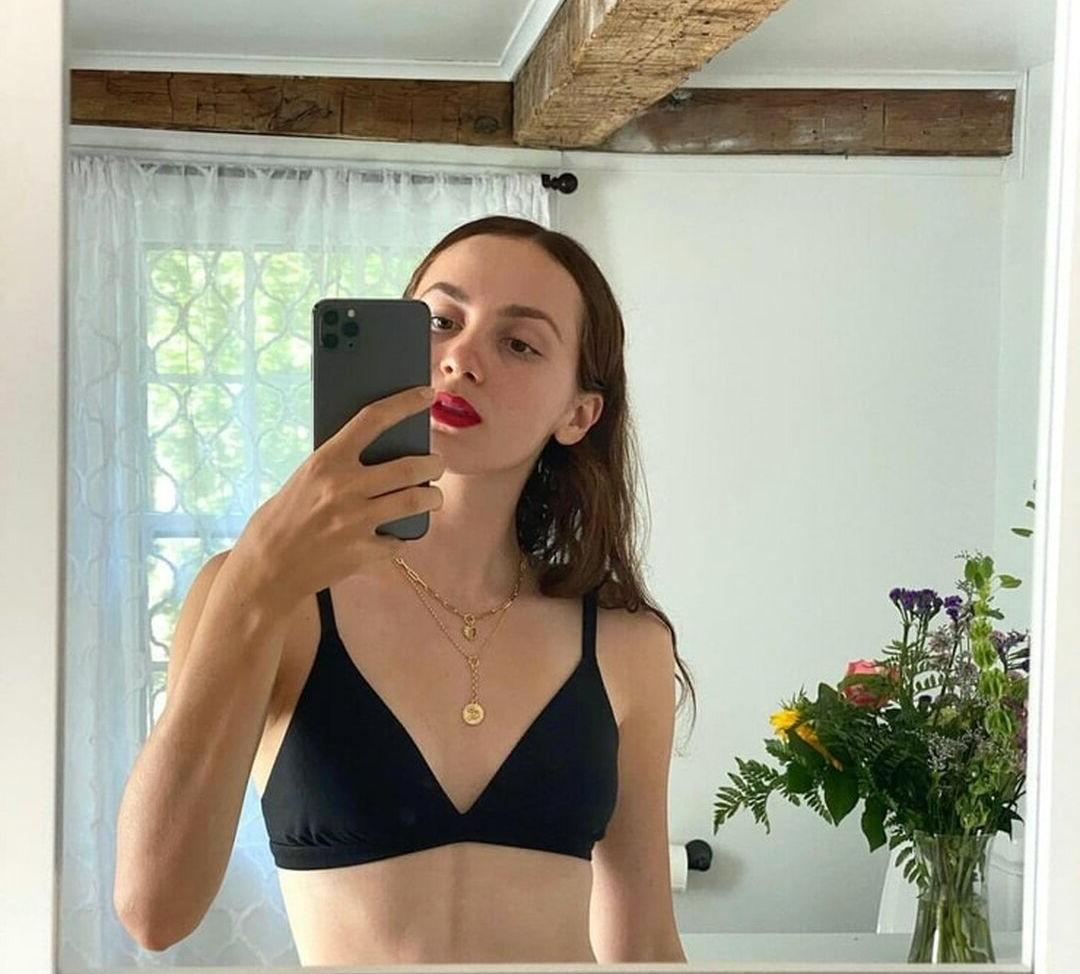 25P Maude Apatow nude