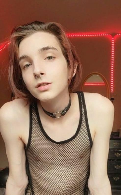 25P Bisectual nude
