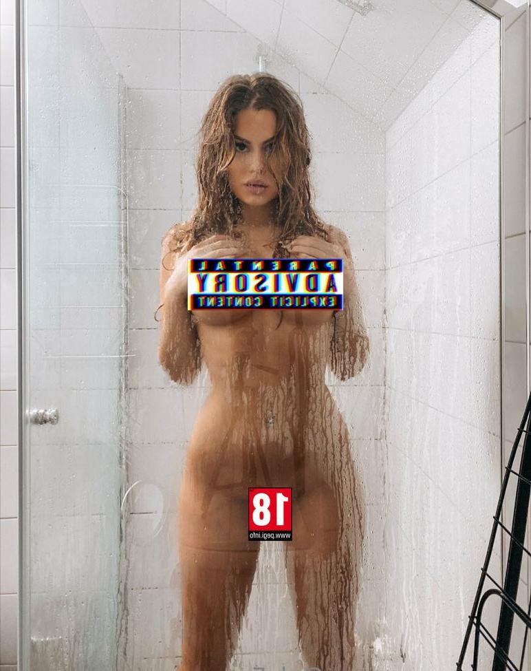 24P Emisecrets nude