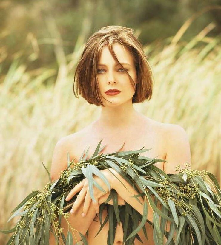23P Jodie Foster nude