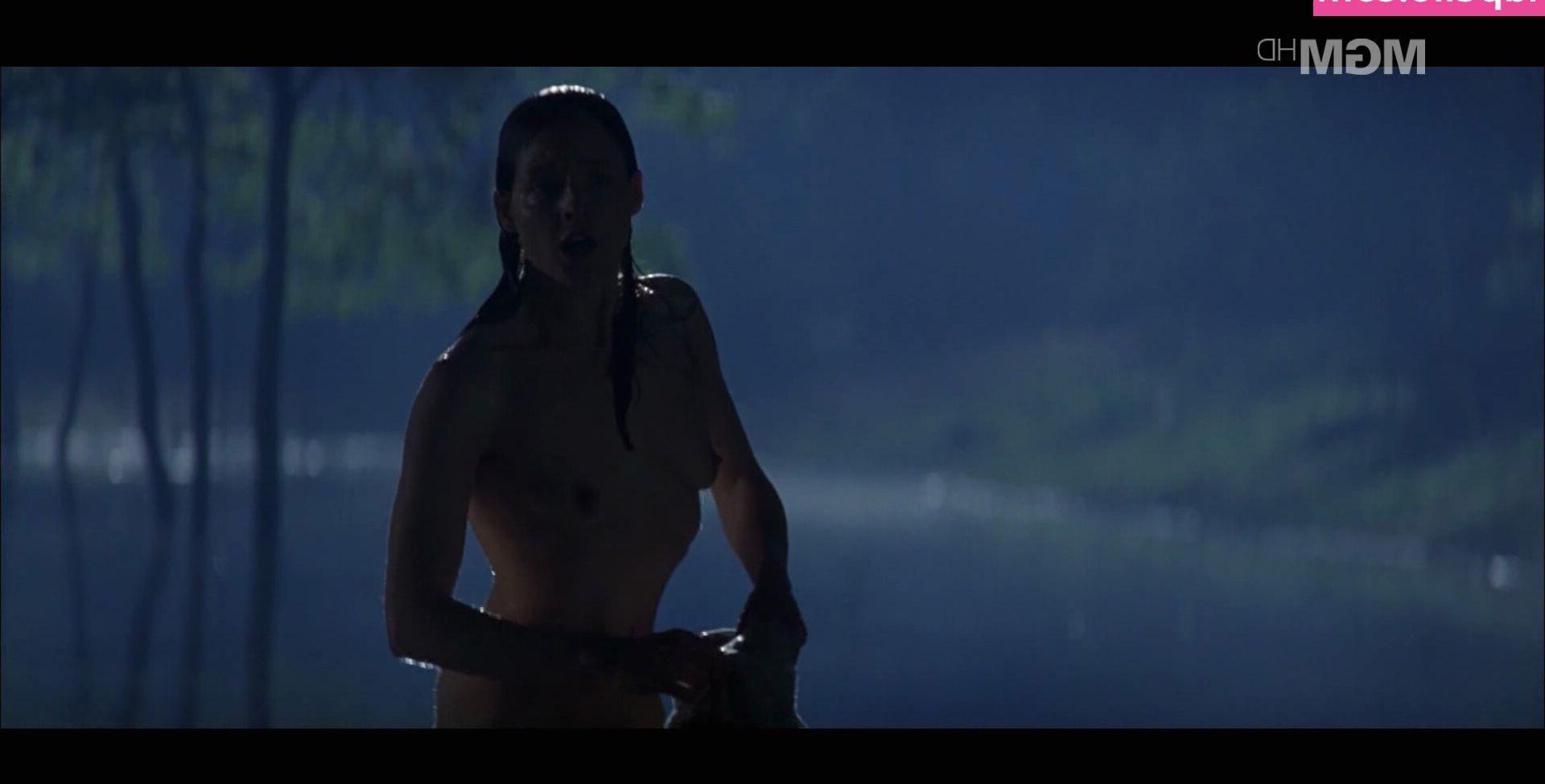 23P Jodie Foster nude