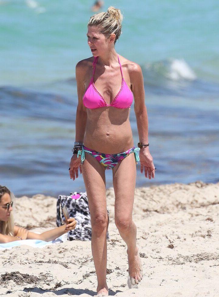 25P Tara Reid nude
