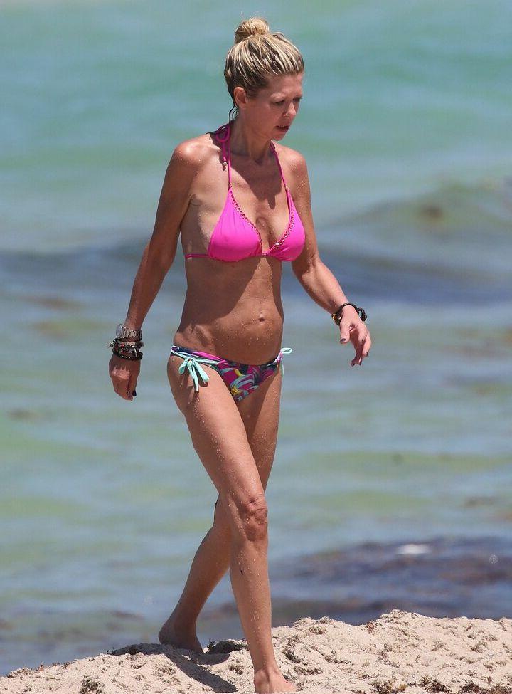 25P Tara Reid nude