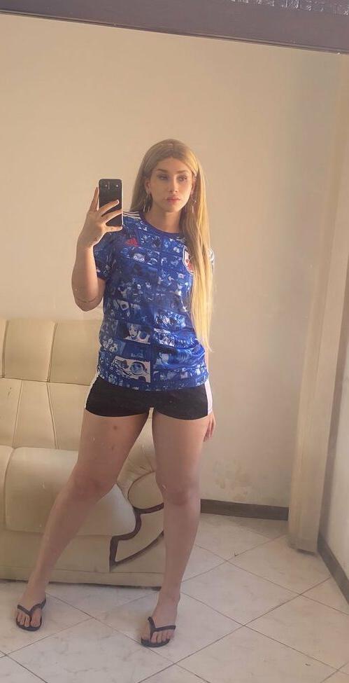 25P Julia Diotti nude