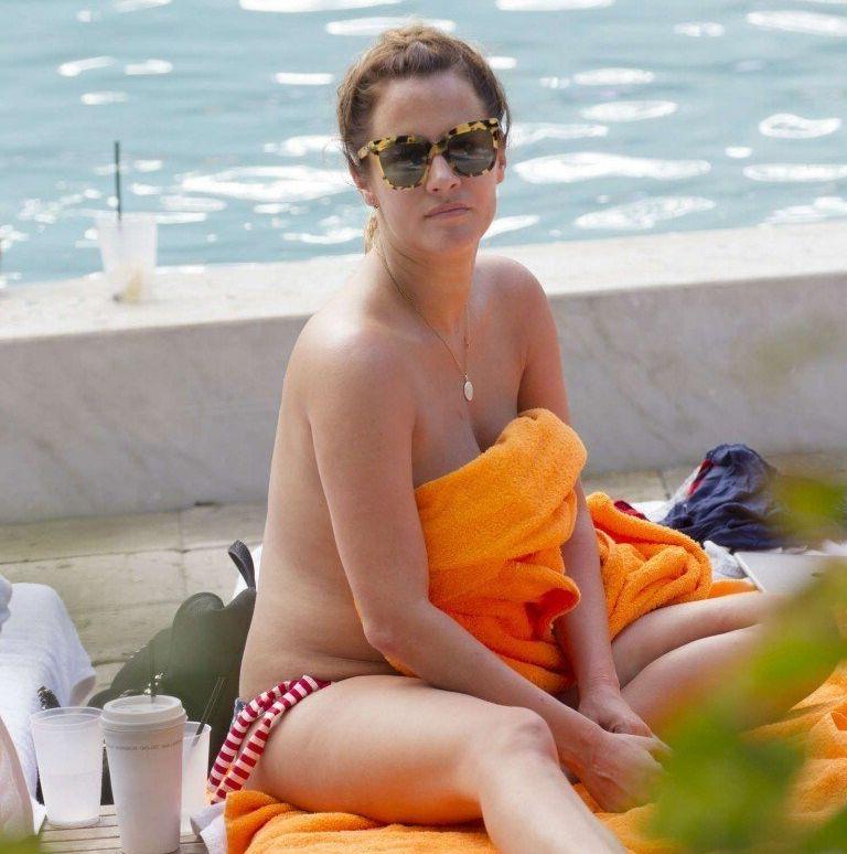 25P Caroline Flack nude
