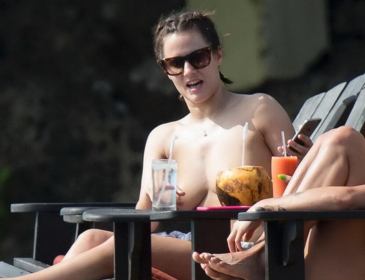 25P Caroline Flack nude