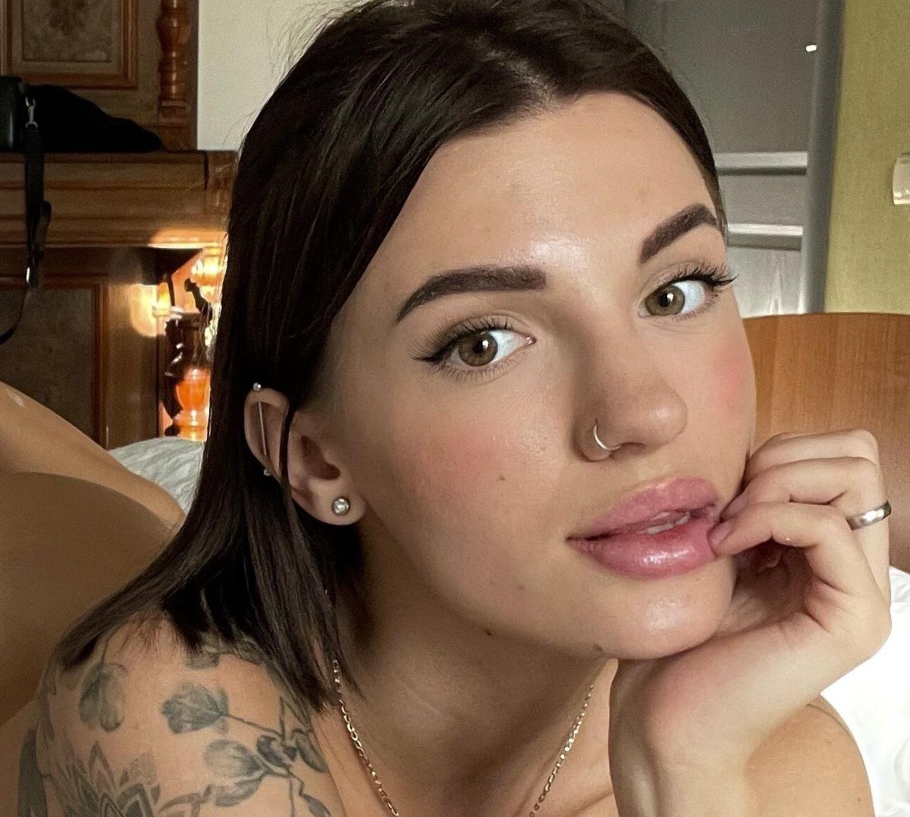 17P Lisaero nude