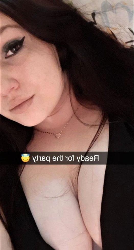 25P Junie Dyana nude