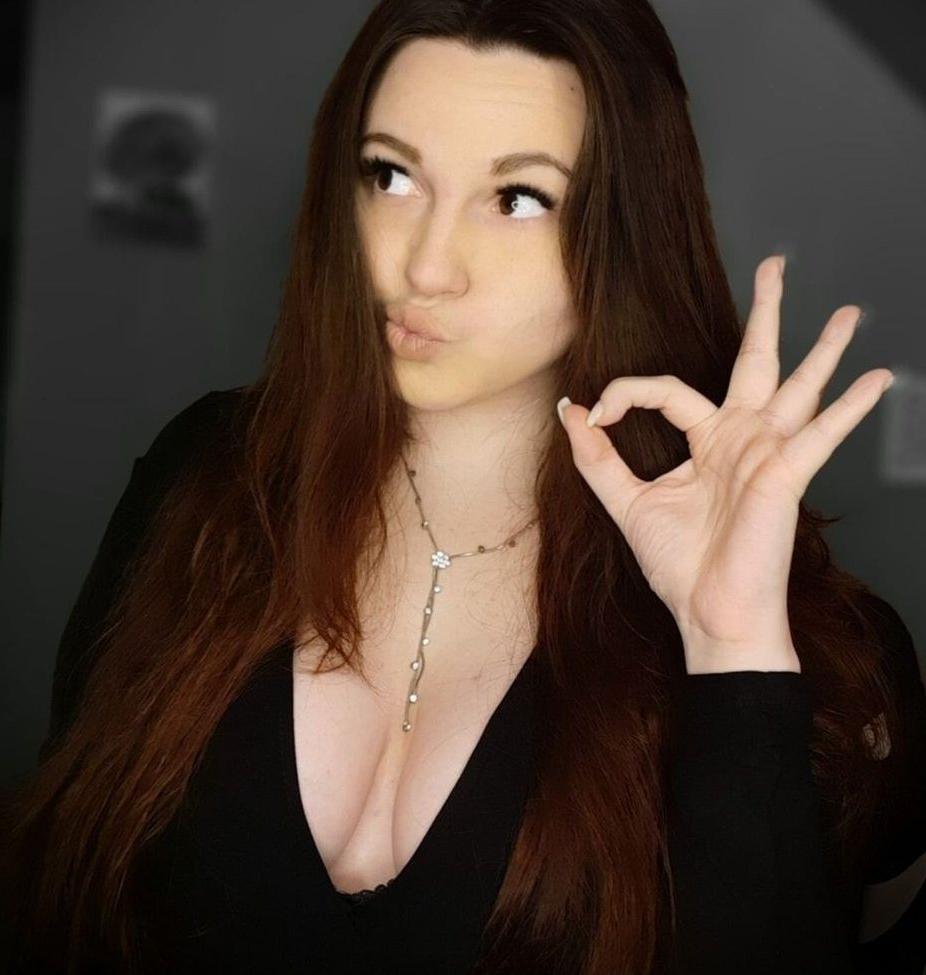 25P Junie Dyana nude