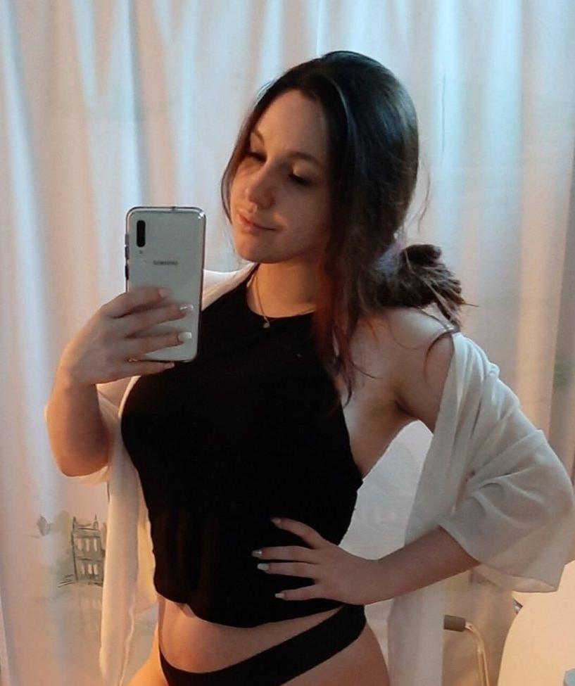 25P Junie Dyana nude