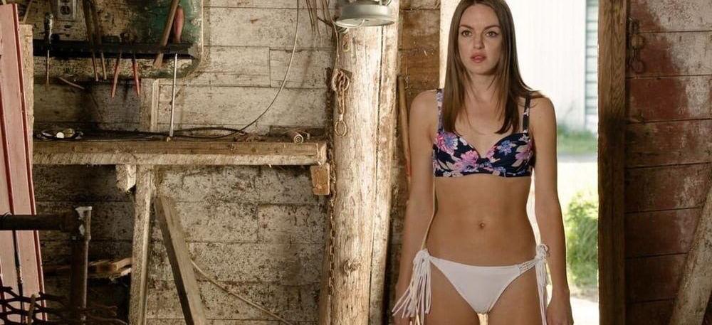 19P Michelle Mylett nude