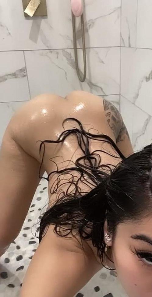 25P Therealbarbiana nude