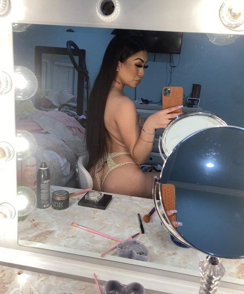 25P Therealbarbiana nude