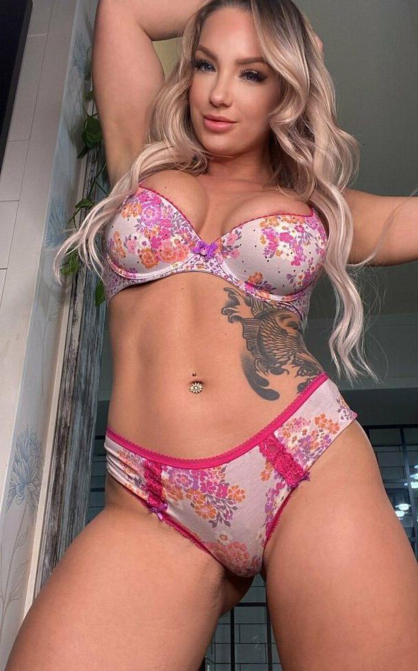 25P Cali Carter nude