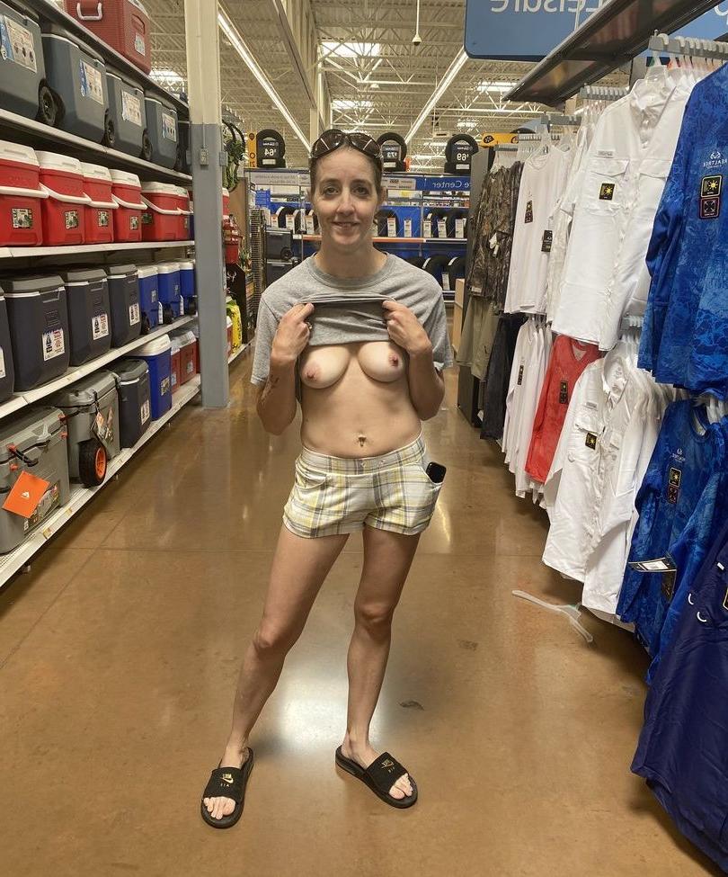 7P Ami Marie nude