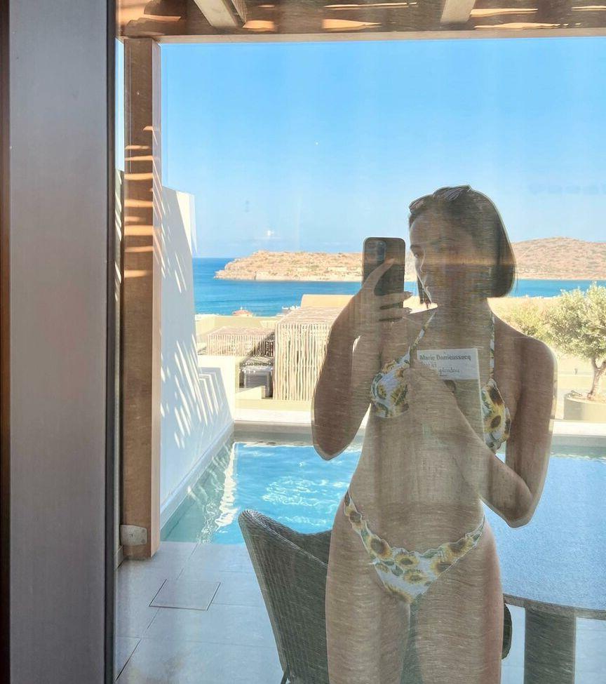 25P Agathe Auproux nude